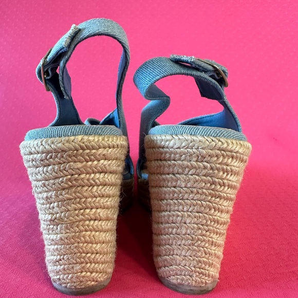 AMERICAN EAGLE WEDGES - Picture 5 of 9